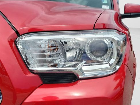 Certified 2022 Toyota Tacoma SR5 RWD image 23