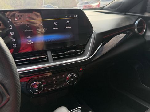 Used 2024 Chevrolet Trax RS w/ Driver Confidence Package image 12