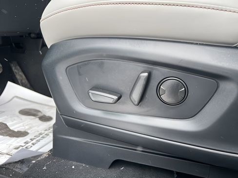 New 2026 Ford Explorer Active w/ Active Comfort Package image 27