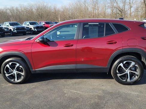 Used 2024 Chevrolet Trax RS w/ Driver Confidence Package image 7