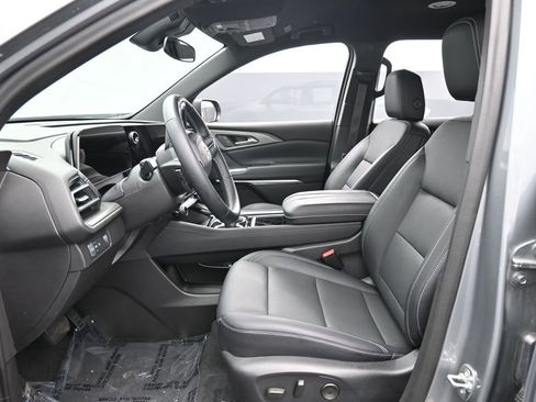 Used 2024 Chevrolet Traverse LT w/ Midnight/Sport Edition FWD image 33