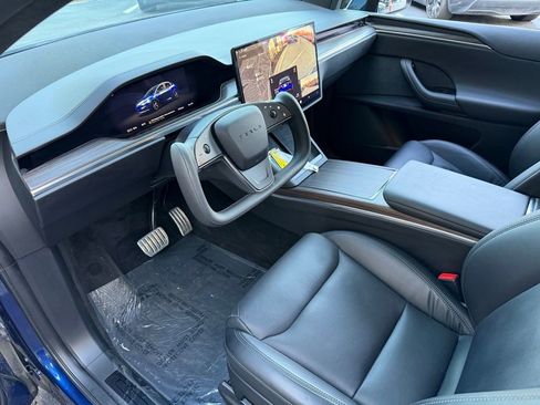 Used 2022 Tesla Model X image 24