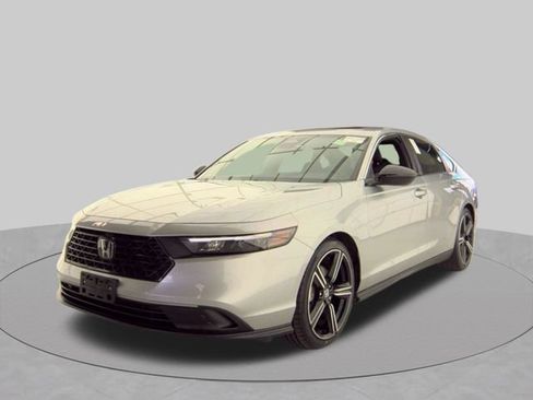Used 2024 Honda Accord Sport image 9