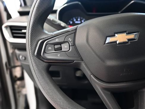 Used 2023 Chevrolet TrailBlazer LT FWD image 23