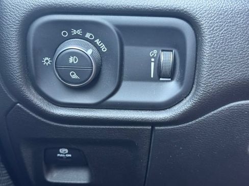 Used 2022 RAM 1500 Big Horn AWD/4WD image 22