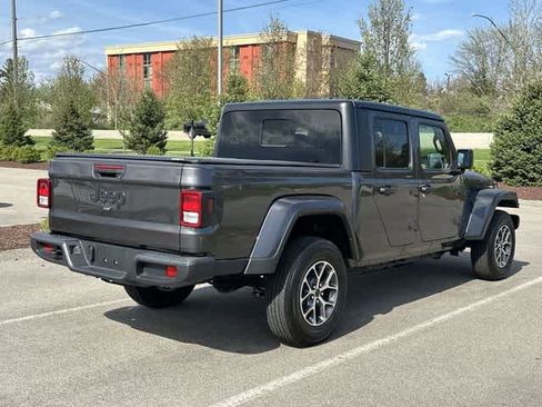 Used 2025 Jeep Gladiator Sport AWD/4WD image 32