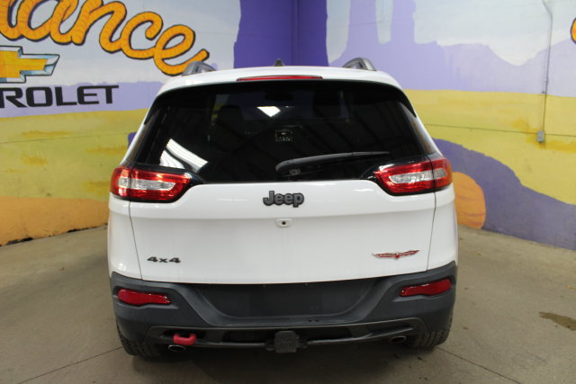 Used 2018 Jeep Cherokee Trailhawk AWD/4WD image 7