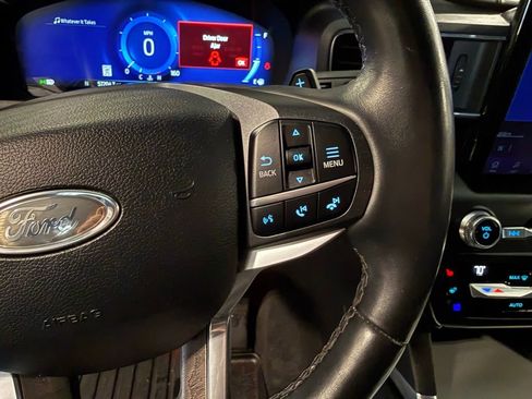 Used 2020 Ford Explorer Platinum w/ Premium Technology Package image 15