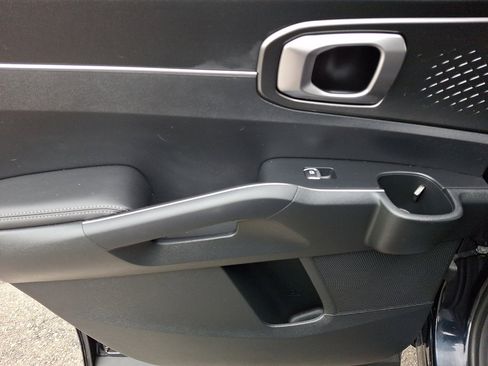 Used 2022 Kia Sorento S image 19