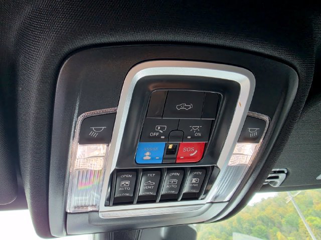 Used 2025 RAM 1500 Laramie AWD/4WD image 24