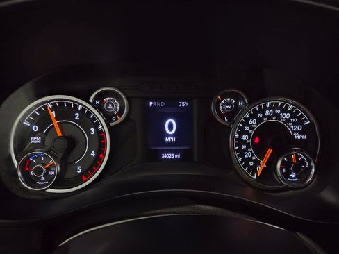 Used 2022 RAM 2500 Tradesman w/ Chrome Appearance Group AWD/4WD image 12