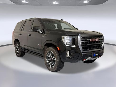 Used 2024 GMC Yukon AT4 w/ AT4 Premium Package AWD/4WD image 7