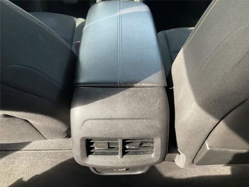 Used 2018 GMC Terrain SLE image 28