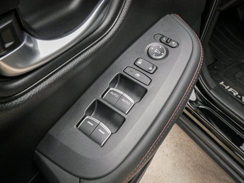 Certified 2025 Honda HR-V Sport image 15