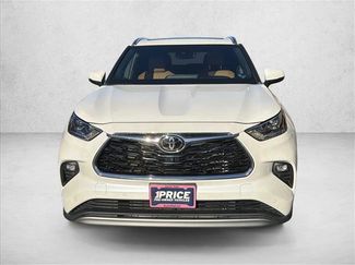 Used 2021 Toyota Highlander Platinum video 2