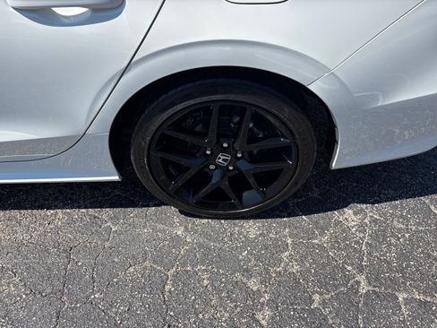Used 2025 Honda Civic Sport image 31