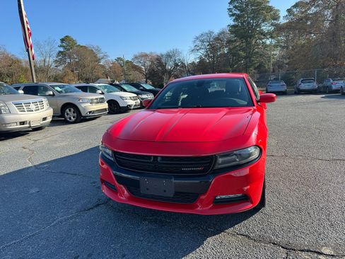 Used 2018 Dodge Charger R/T image 8