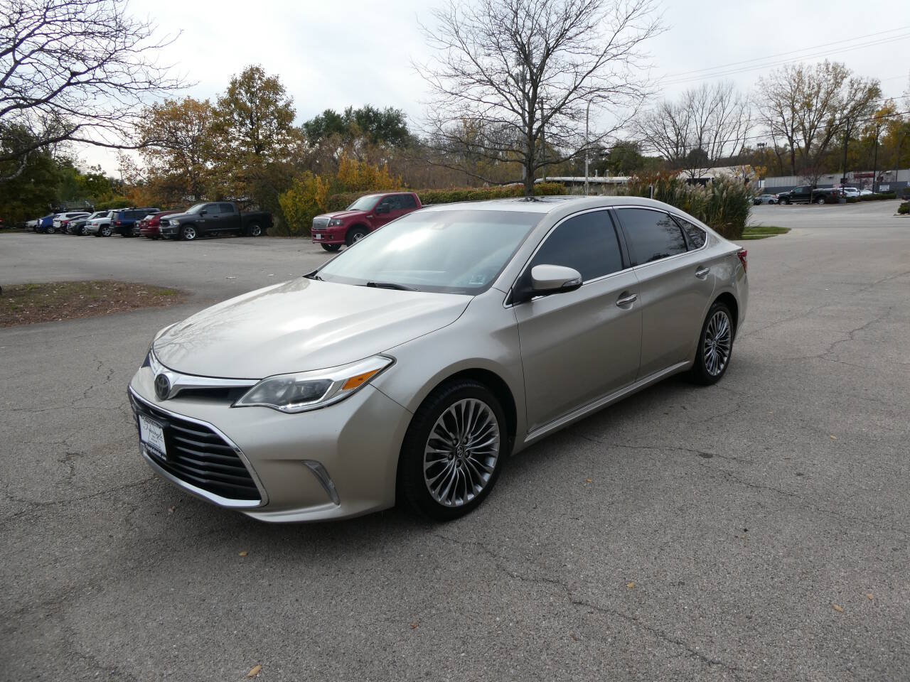 Used 2016 Toyota Avalon Limited w/ Toyota Safety Sense Package FWD image 1