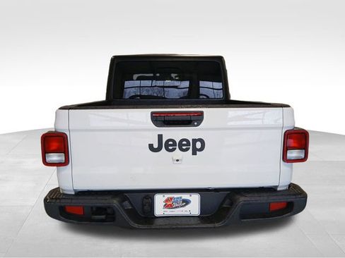 New 2026 Jeep Gladiator Sport AWD/4WD image 4
