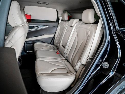 Used 2021 Lincoln Nautilus FWD w/ Equipment Group 101A image 22