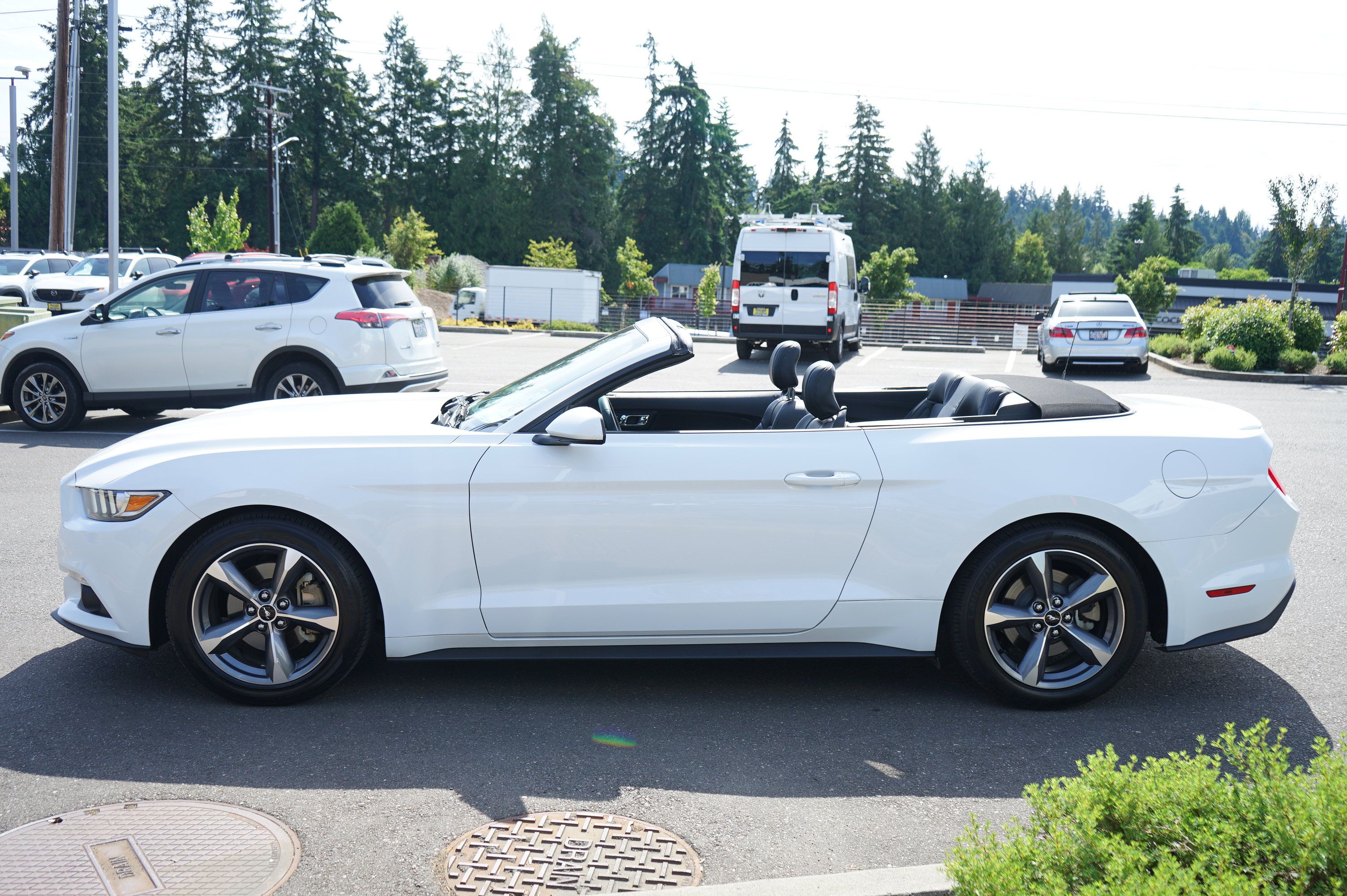Used 2016 Ford Mustang Convertible w/ Equipment Group 051A RWD image 13