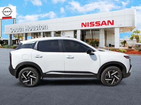 New 2026 Nissan Kicks SV FWD image 5