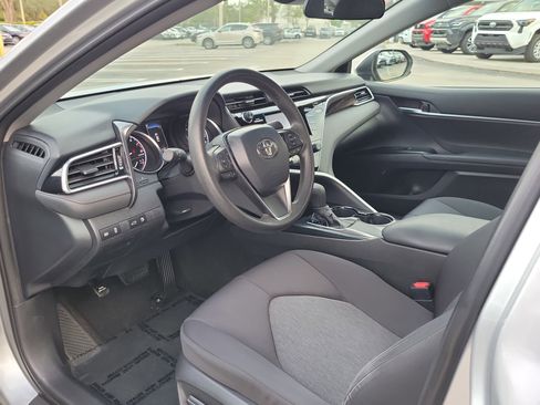 Used 2018 Toyota Camry SE image 11