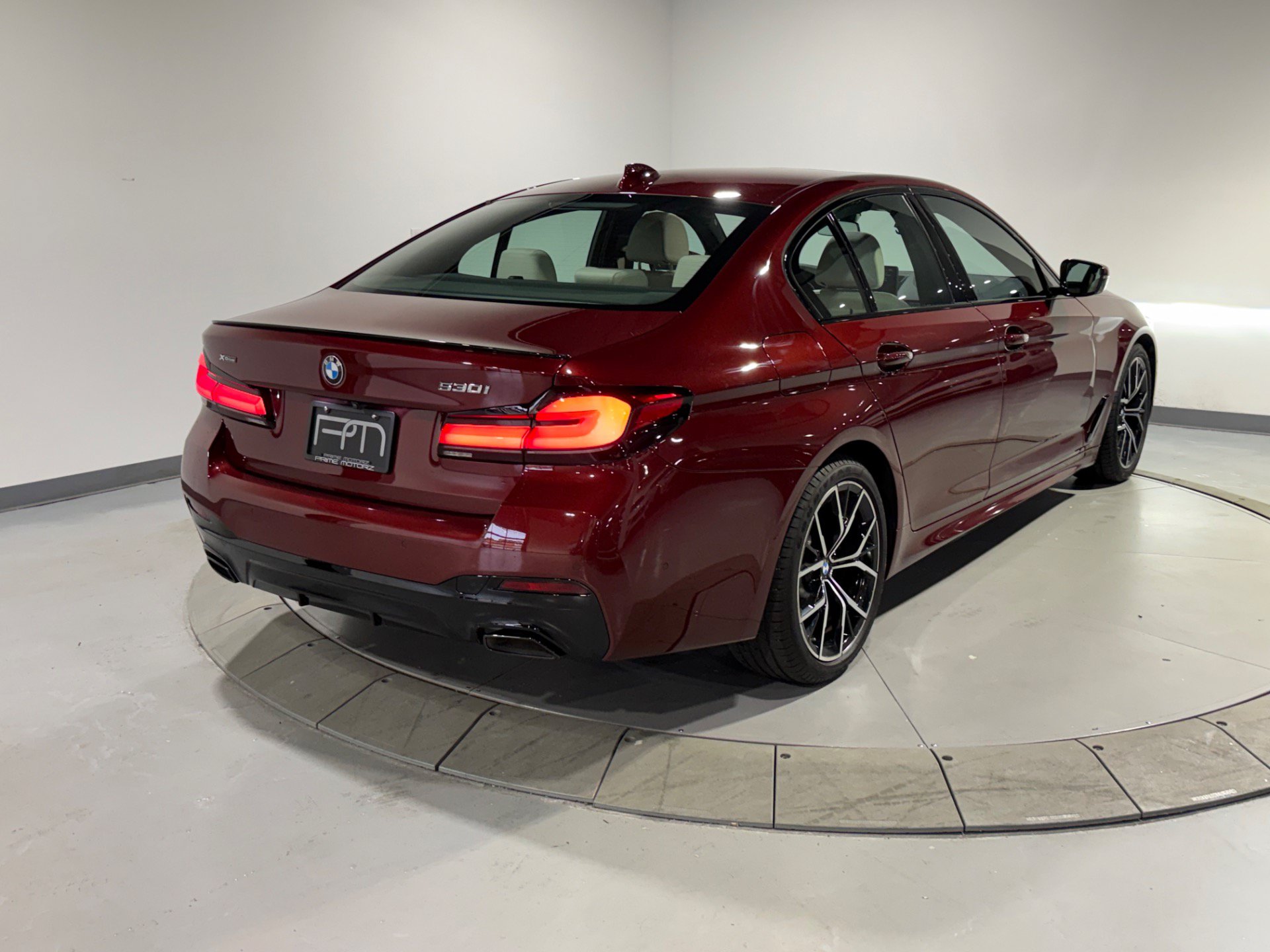 Used 2023 BMW 530i xDrive w/ M Sport Package AWD/4WD image 12