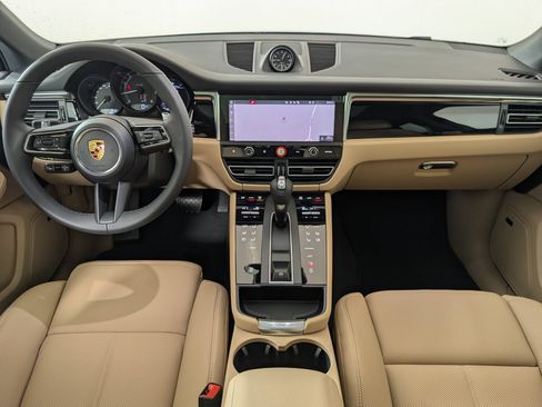 Certified 2026 Porsche Macan AWD/4WD image 16
