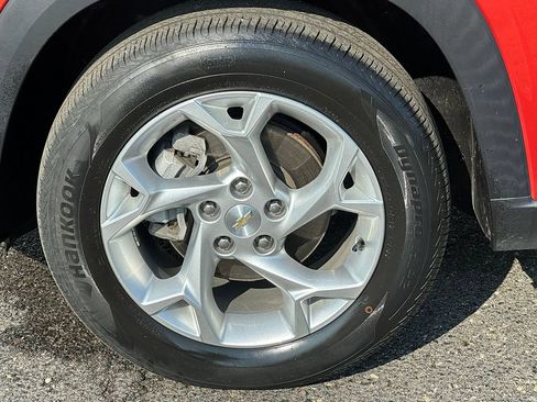 Used 2024 Chevrolet Trax LS w/ LS Convenience Package FWD image 12