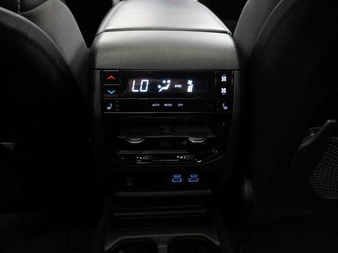Used 2022 Jeep Grand Cherokee L Limited AWD/4WD image 18