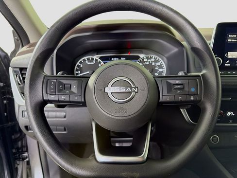 Used 2022 Nissan Rogue SV image 14