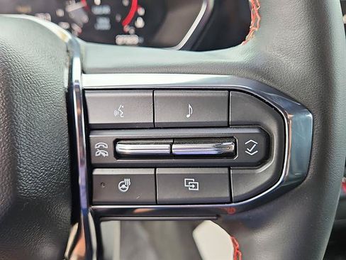 Used 2023 GMC Canyon AT4X w/ Edition 1 AWD/4WD image 18