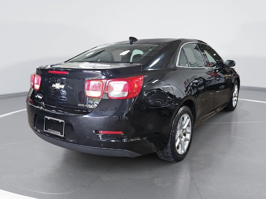 Used 2016 Chevrolet Malibu LT w/ Power Convenience Package FWD image 3