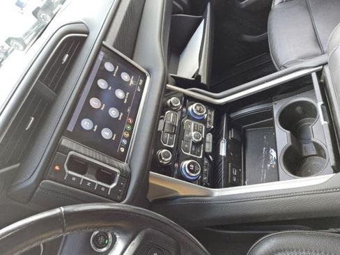 Used 2021 GMC Yukon XL Denali AWD/4WD image 5