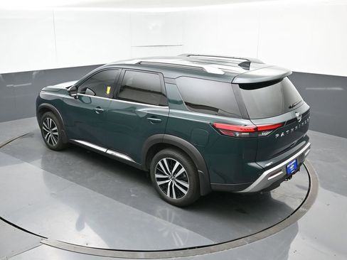 Used 2025 Nissan Pathfinder Platinum image 50
