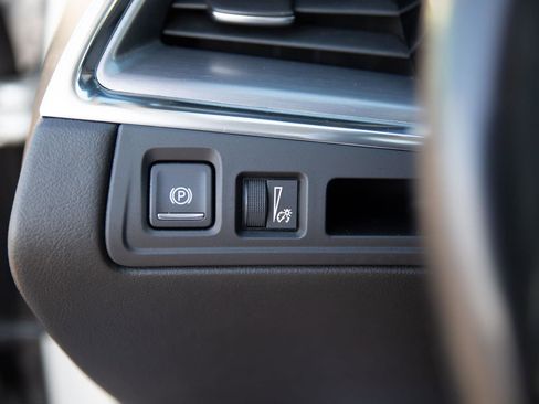 Used 2019 Cadillac XT5 Luxury image 18