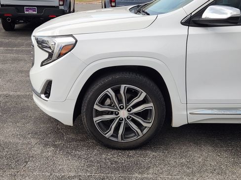 Used 2018 GMC Terrain Denali w/ Comfort Package FWD image 9