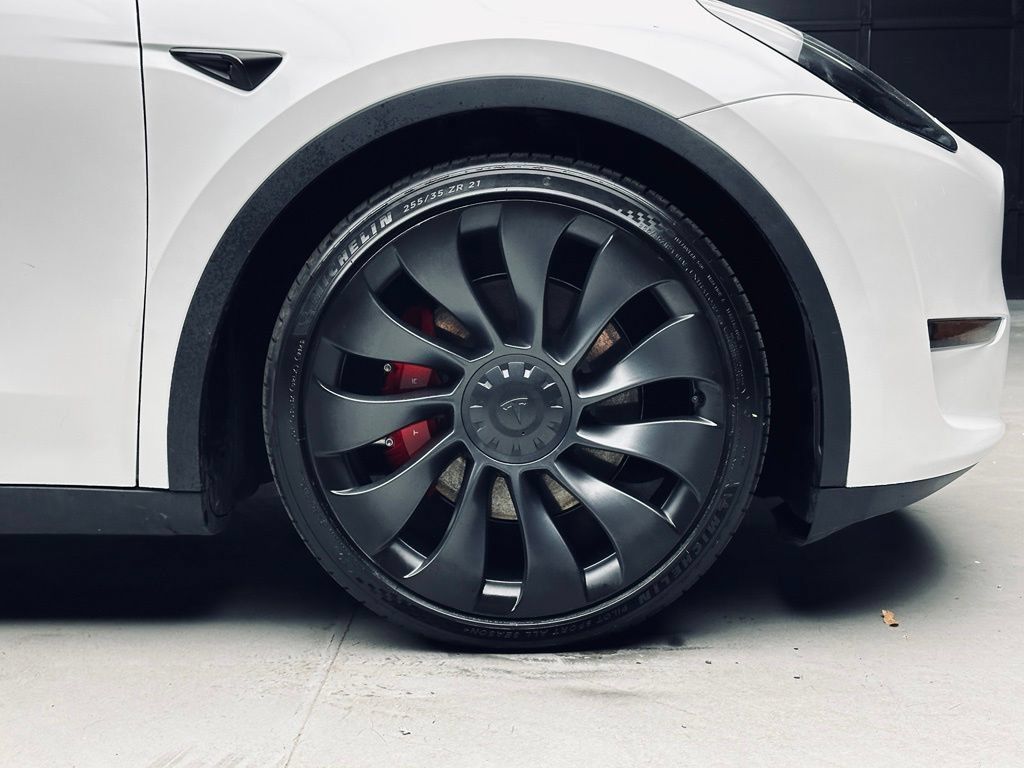 Used 2023 Tesla Model Y Performance AWD/4WD image 37