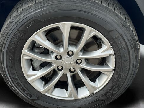 Certified 2022 Jeep Cherokee Latitude Lux AWD/4WD image 29