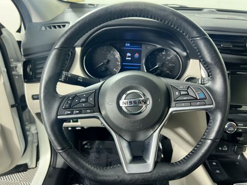 Used 2022 Nissan Rogue Sport SL w/ Premium Package image 15