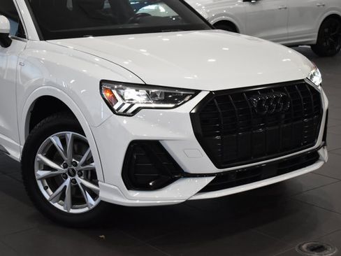 Used 2023 Audi Q3 2.0T Premium image 2