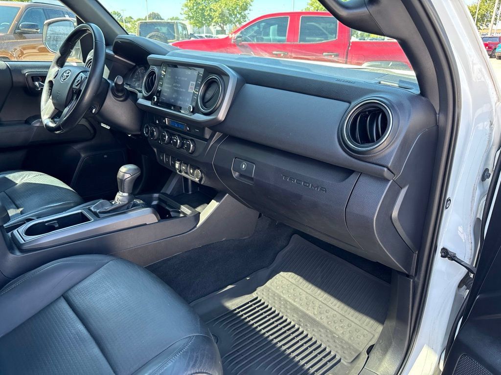 Used 2021 Toyota Tacoma TRD Off-Road w/ TRD Premium Off Road Package AWD/4WD image 30