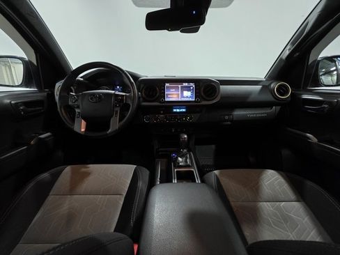 Used 2022 Toyota Tacoma TRD Sport image 14