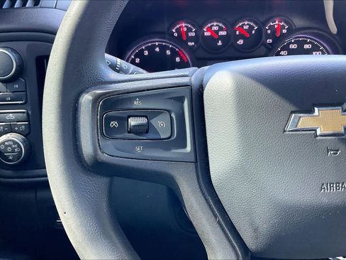 Used 2020 Chevrolet Silverado 2500 Custom w/ Custom Value Package image 18