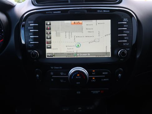 Used 2016 Kia Soul ! w/ Premium Package FWD image 16