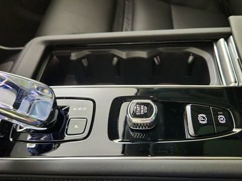 New 2026 Volvo XC90 T8 Ultra w/ Protection Package AWD/4WD image 17