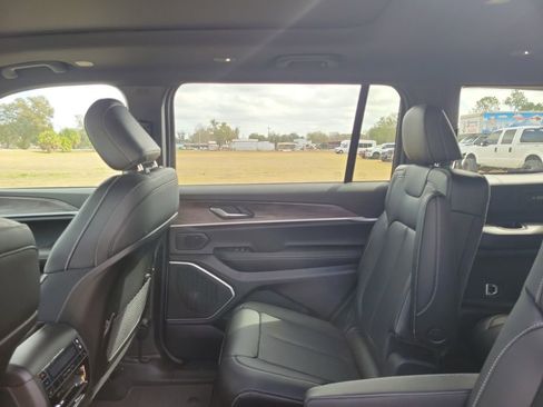 New 2026 Jeep Grand Cherokee L Limited w/ Trailer Tow Package RWD image 9