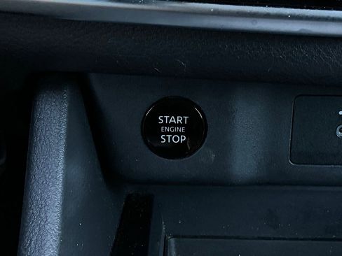 Used 2025 Nissan Rogue SV image 26