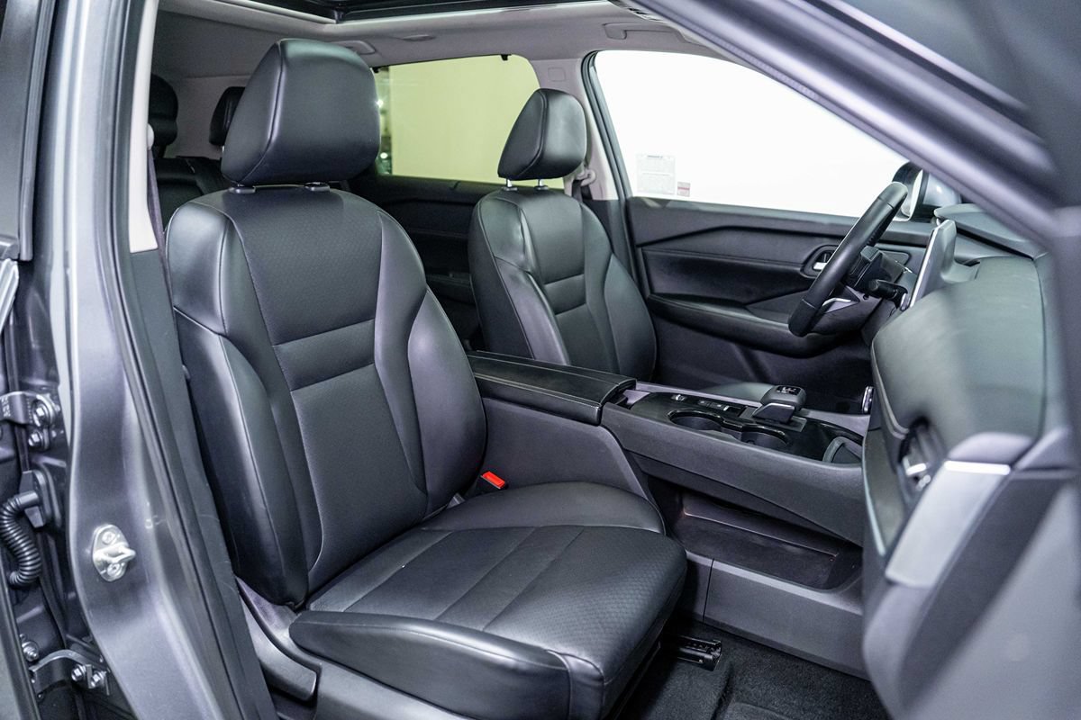 Used 2024 Nissan Rogue SV w/ SV Premium Package FWD image 19